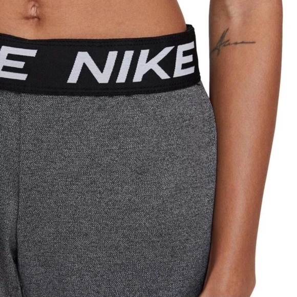 NIKE  5" Dri Fit Attack Training Shorts SZ L - Picture 2 of 7